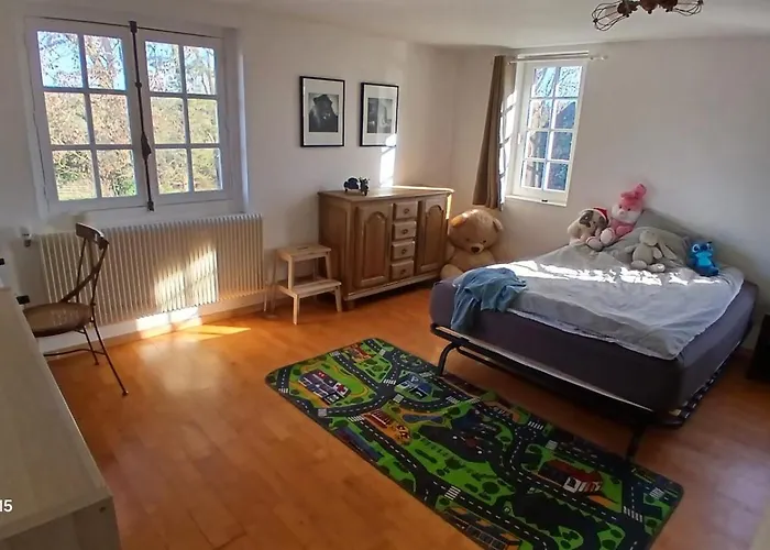 Des Trevignes بيت للعطل *